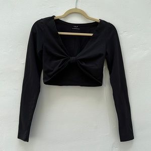 Knotted Long Sleeve Crop Top